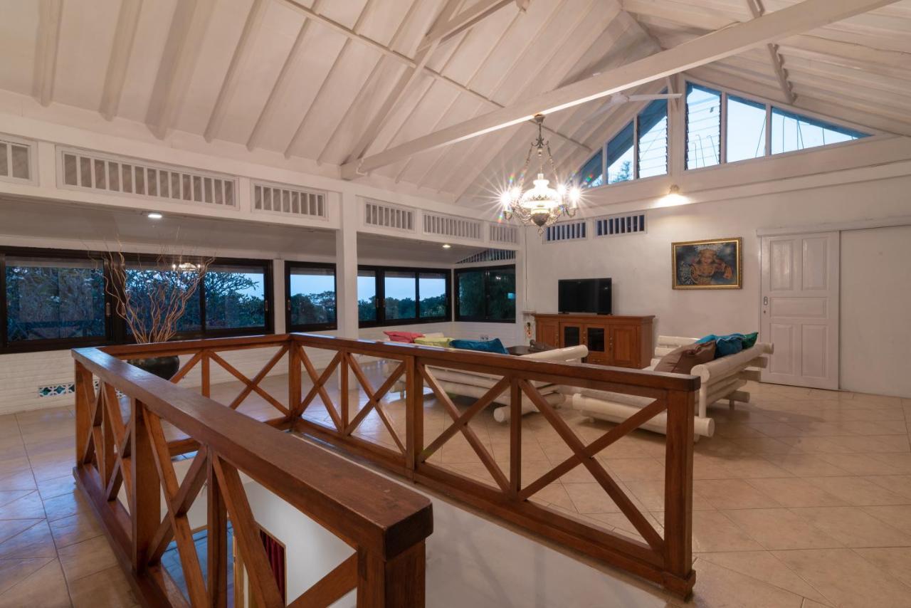 Villa Dinding Batu Singaraja  Bagian luar foto
