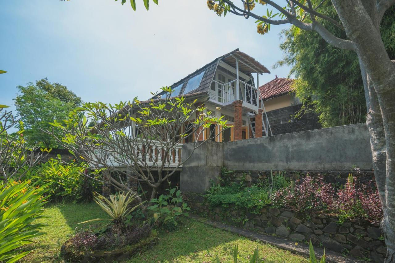 Villa Dinding Batu Singaraja  Bagian luar foto