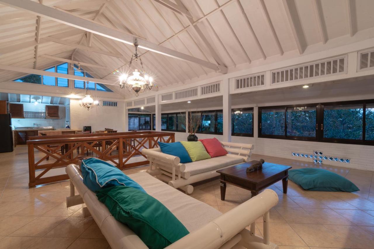 Villa Dinding Batu Singaraja  Bagian luar foto